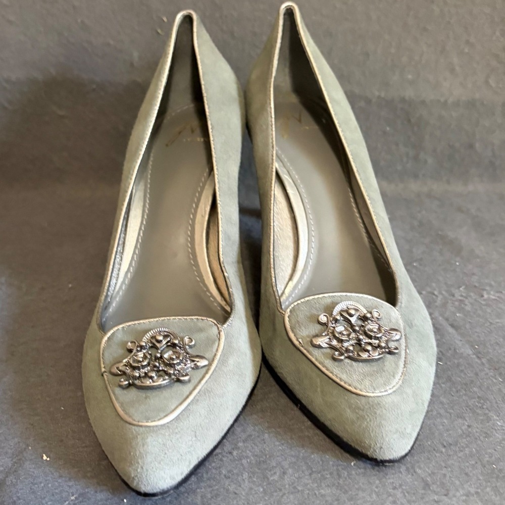 J Vincent 3" Pumps Women 10 Gray Suede Jewel Embellished Pointed Toe Heel Pary